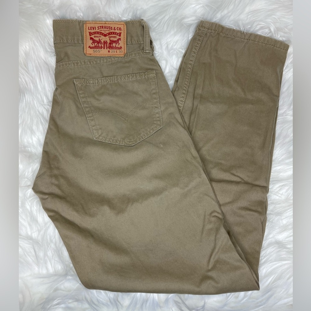 Men’s Khaki Levi Jeans